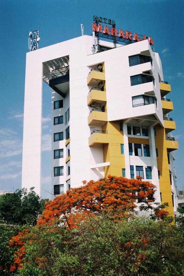 Maharaja Regency Hotel Satara Exterior photo